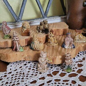 Vintage Wade Red Rose Tea Whimsies Collection Nursery Rhyme Figurines